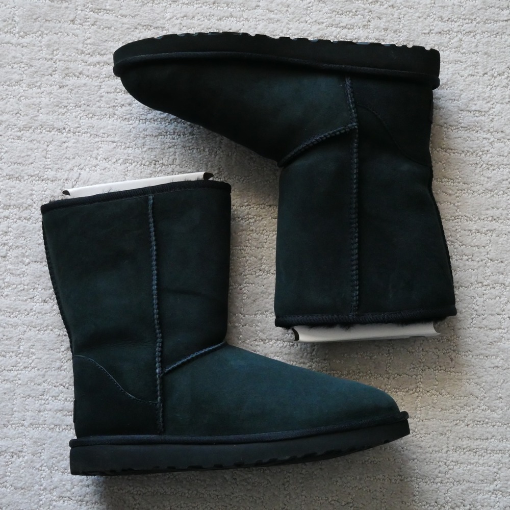 UGG Classic Short II Boots Black Sheepskin Suede 1016223 Womens 10
